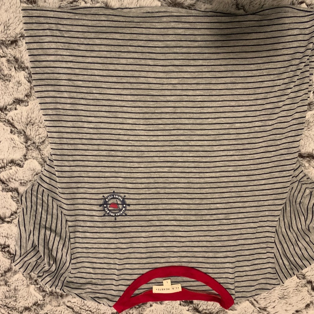 La hearts shirt